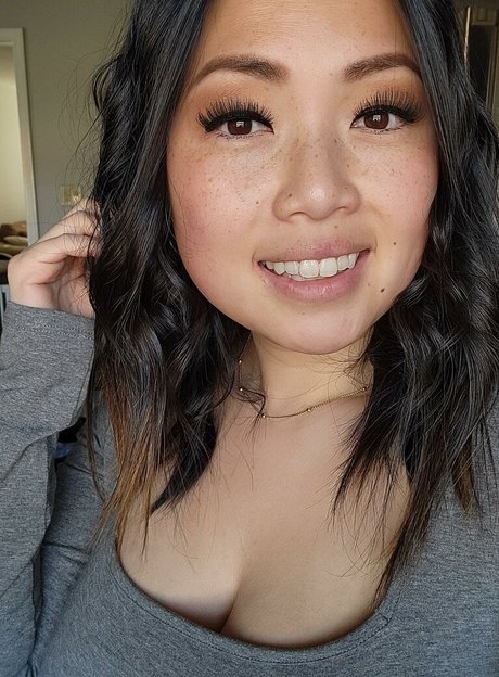 Miss Jee Yung xxx actress pics