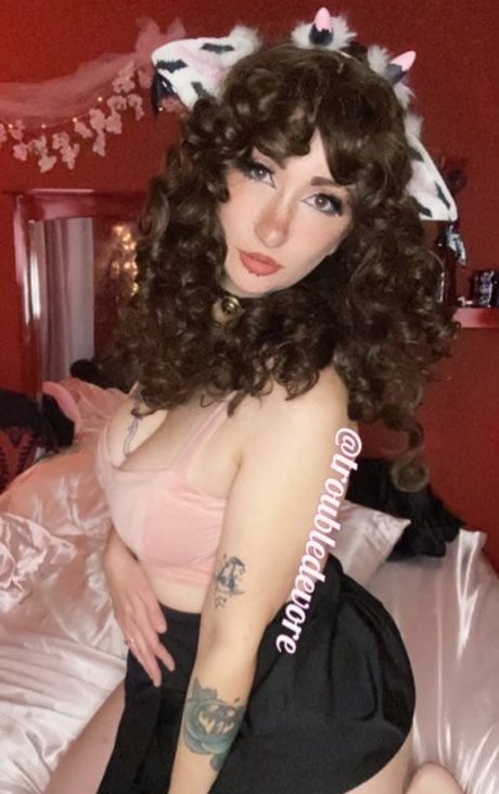 Triflindevore xxx model image