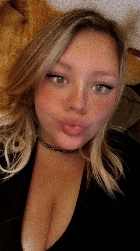 FefeCoco pornstar high quality picture