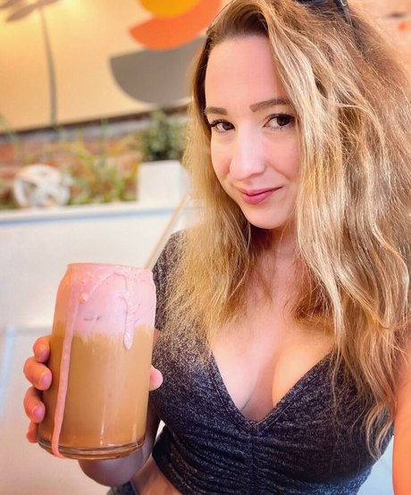 Krisea Marina free model gallery