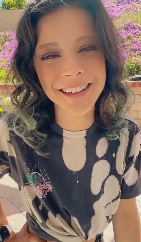 Kora Raw star sexy picture