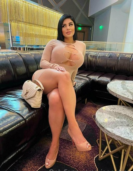 vianeyfree sex model galleries