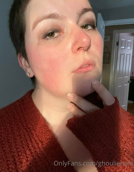 ghouliecunt naked actress picture