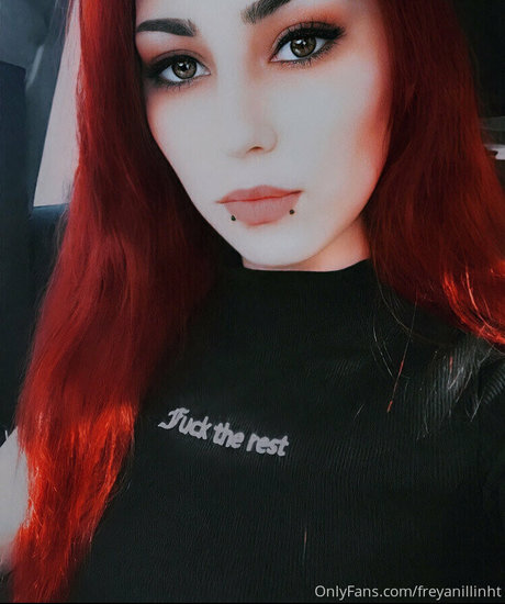 freyanillinht nudes model picture