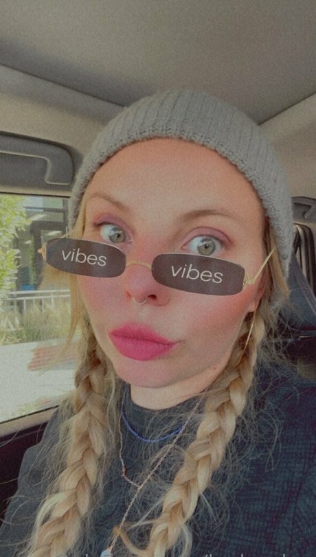 leeloo luv pornstar naked gallery