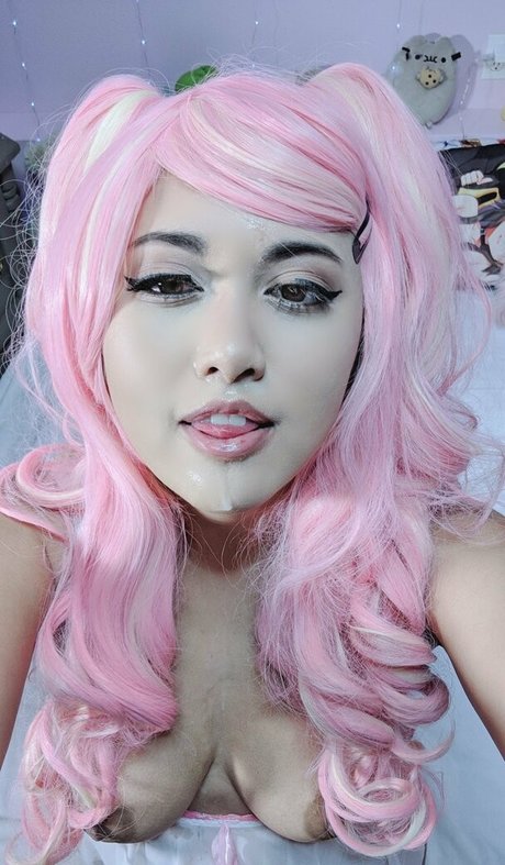 manicmomo model nude picture