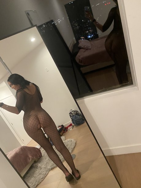 Michelleyroo pornstar sexy photos