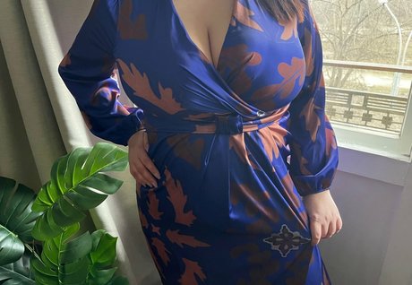 NextDoorQueen art actress pics