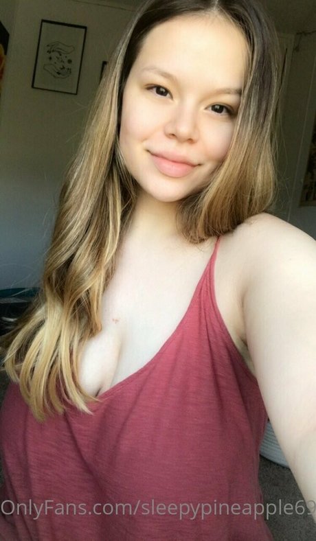 sleepypineapple6969 nude pornstar picture