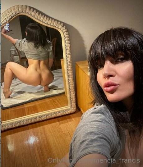 mencia francis nude model image