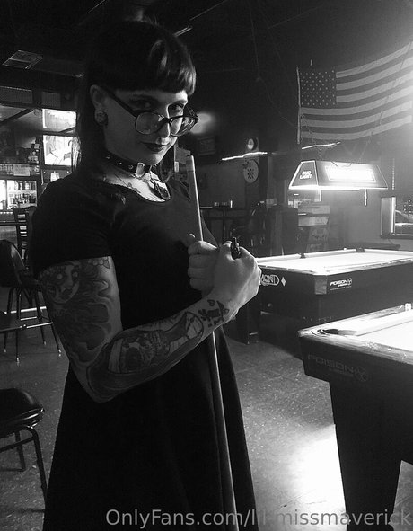 lil missmaverick model exclusive image