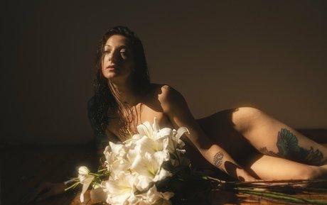 Zeynep Renda nudes model picture
