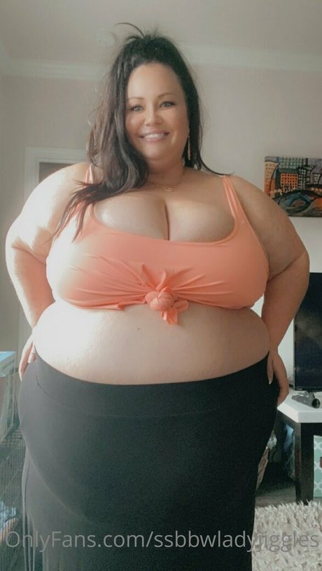 ssbbwladyjiggles model nice img
