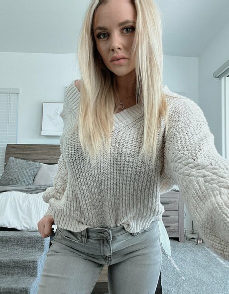 alexismonroexx free pornstar photo