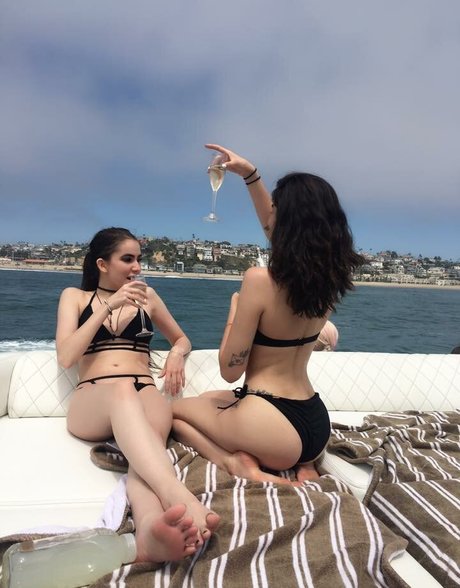 autumngravesz pornstar nudes photos