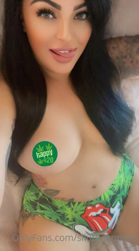 thick jennakumz nudes actress archive