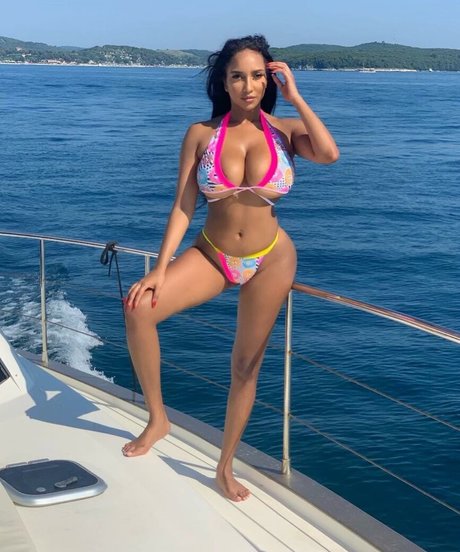 ShayLiving model sex pictures