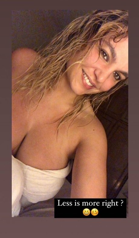 Acronopia pornstar pretty pic