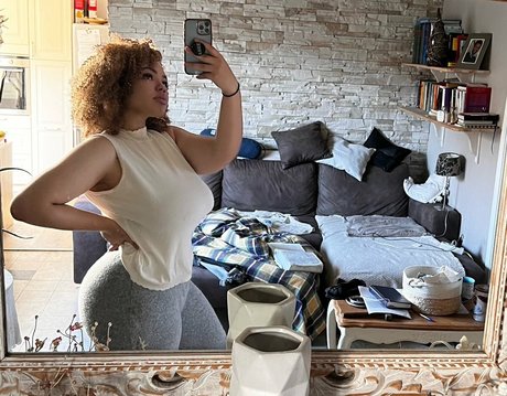 Teeee model naked archive