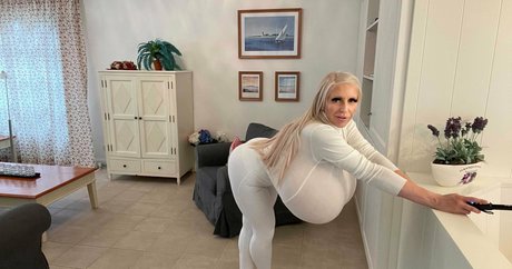 beshinedotcom erotic star images