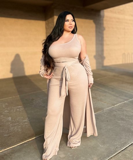 Mizuki Brown pornstar adult pic