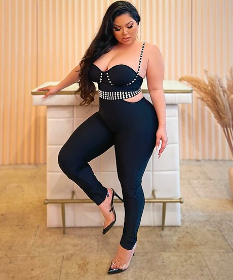 Mizuki Brown star pretty picture