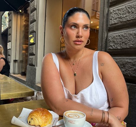 La Tecia Thomas model hd pictures