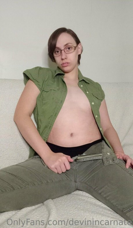 devinincarnate model hot pic