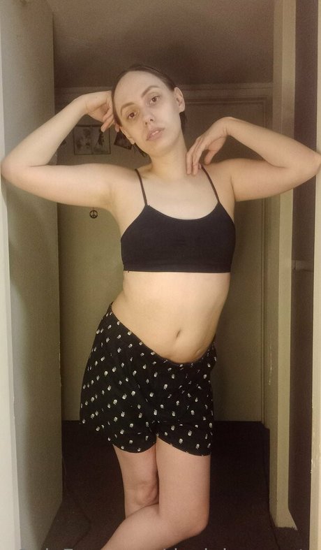 devinincarnate model erotic photo