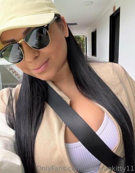 inocentekitty11 naked pornstar gallery