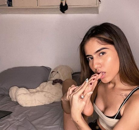 Hannah Rob beautiful actress image