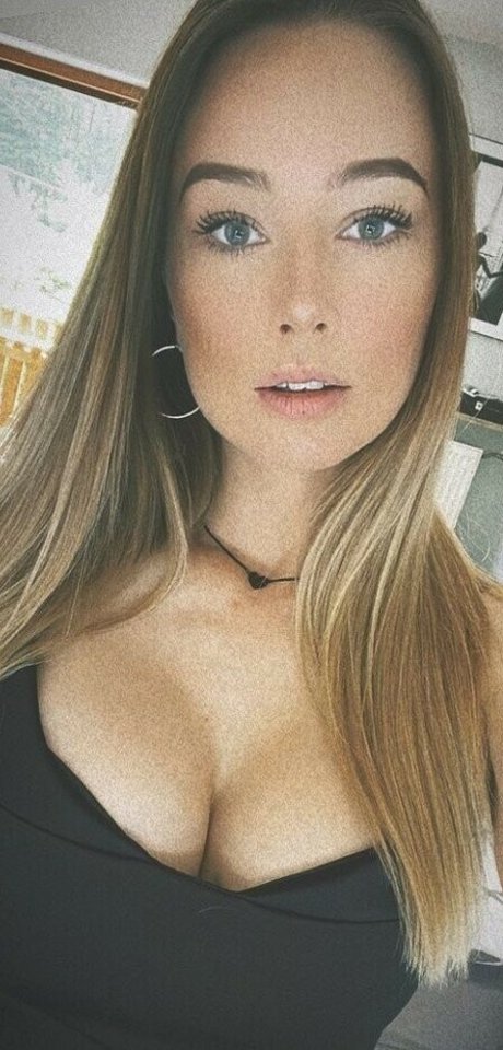 lizzzyfox high quality star pic