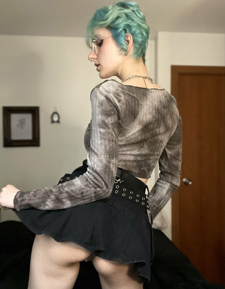 lyracr0w0 vip model adult picture