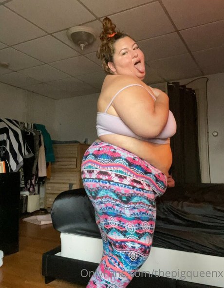 thepigqueenx star nude archive