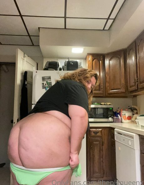 thepigqueenx art model gallery