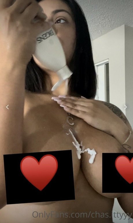 Chas ittyyy porn model pic