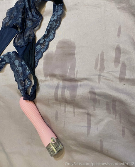 peachesisastonedfruit2 free pornstar img