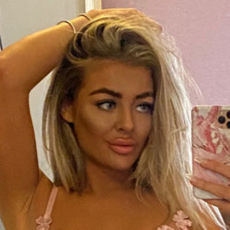 Carys Pearson star erotic archive