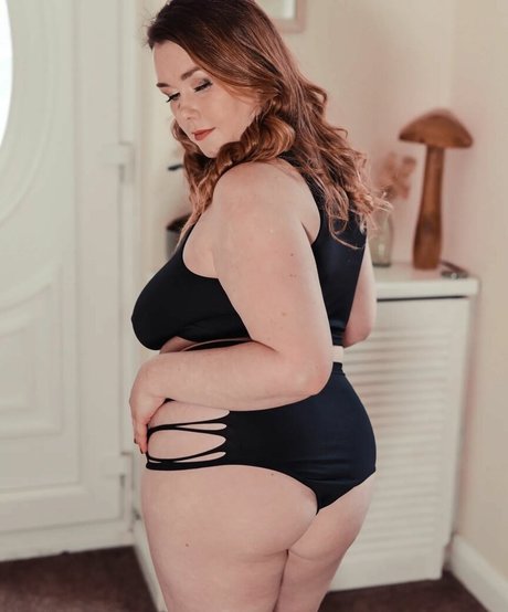 Ivy Wild pornographic model images