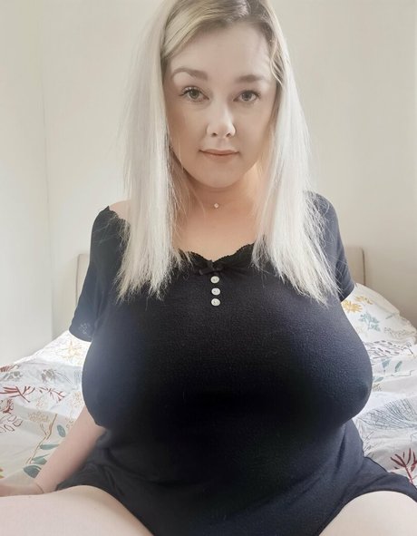 Ivy Wild model free images