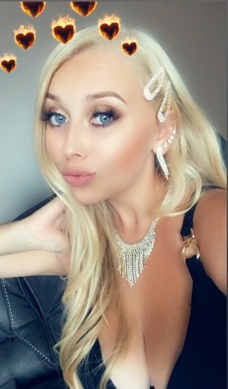 Rhiannon C profile image