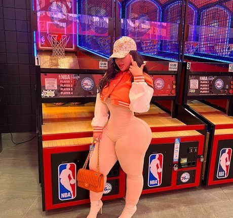 Victorya Addad beautiful star photos