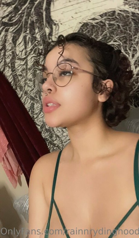 Rainnrydinghood hot star gallery