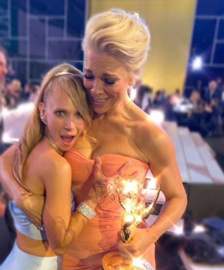 Hannah Waddingham free star images