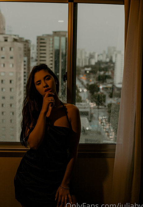 juliaby exclusive actress pic