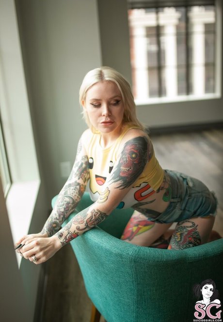 Tommilc model erotic photo