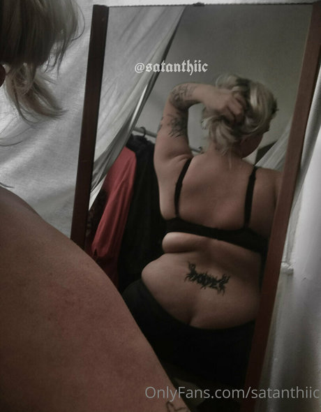 satanthiic sexy pornstar archive