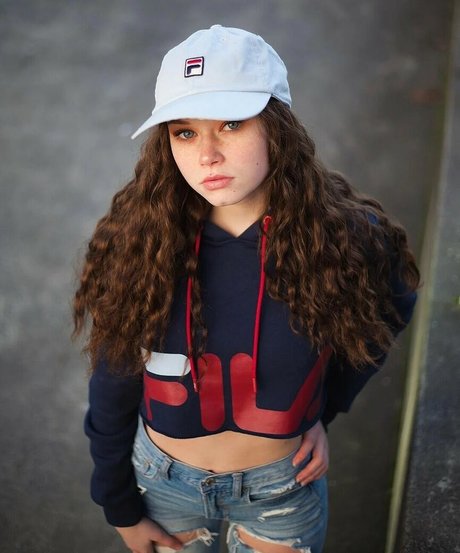 Lily Ana Alexander adult model pics