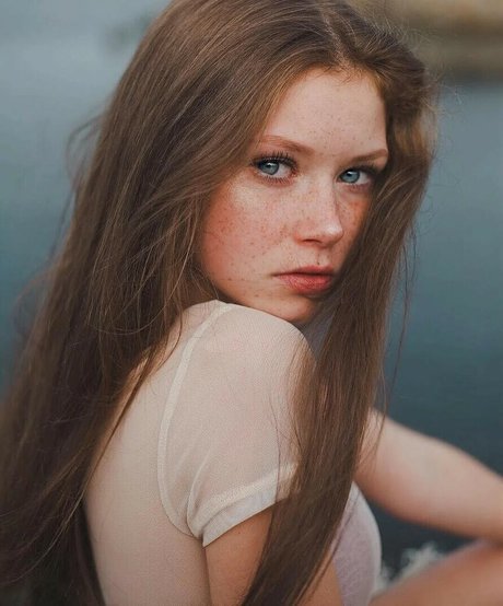 Lily Ana Alexander model naked pics