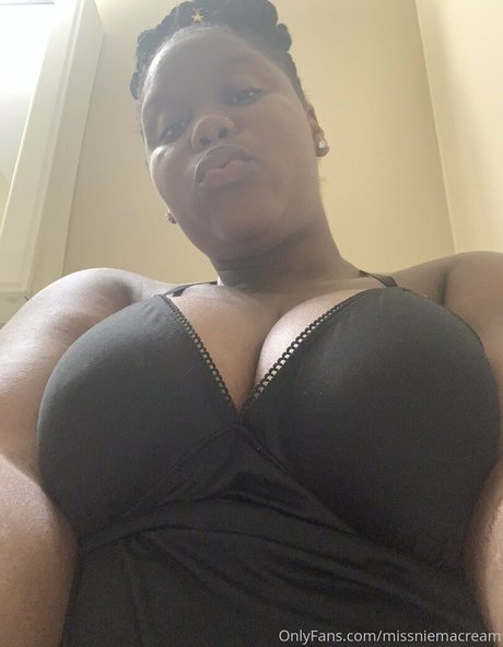missniemacream star sexy picture
